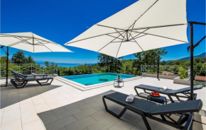 Awesome Home In Icici With House Sea View